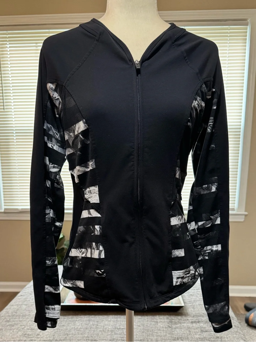 Athleta - Picture 4 of 10